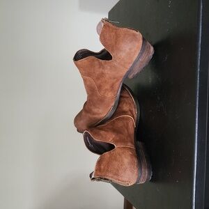 Born, brown suede bootie, 8M